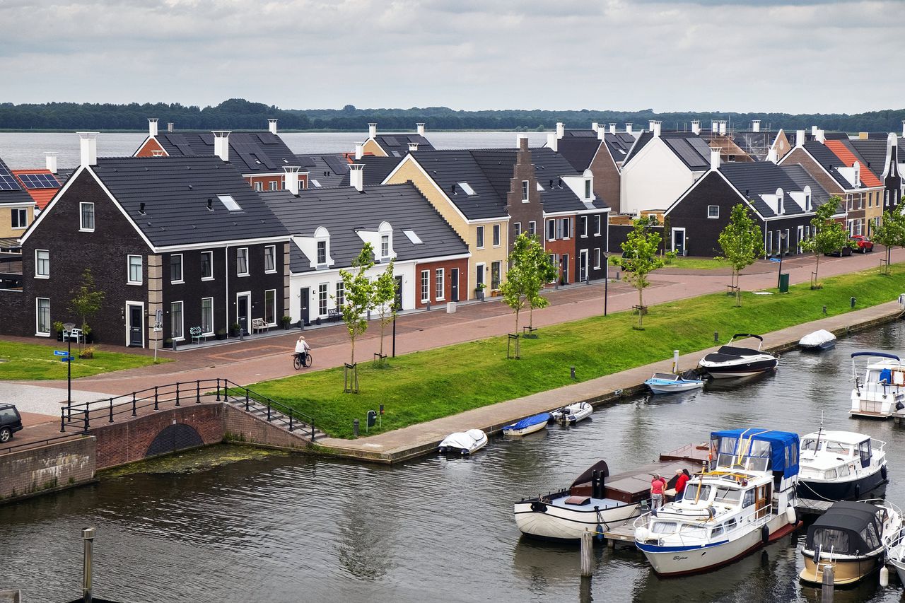 Het dorp Blauwestad in de provincie Groningen. Voor de grote groep middeninkomens is het huis een belangrijke vorm van vermogen.