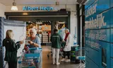 In the Kamperland shopping center, researchers ask Zeelanders for their opinion about a new nuclear power plant for the region. Photo Wouter van Vooren 