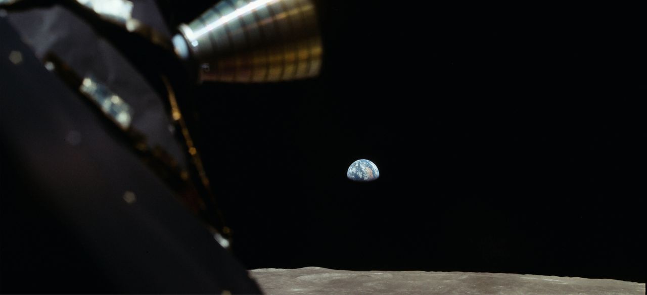 Moeder aarde vanaf de maan tijdens de Apollo 11-missie.