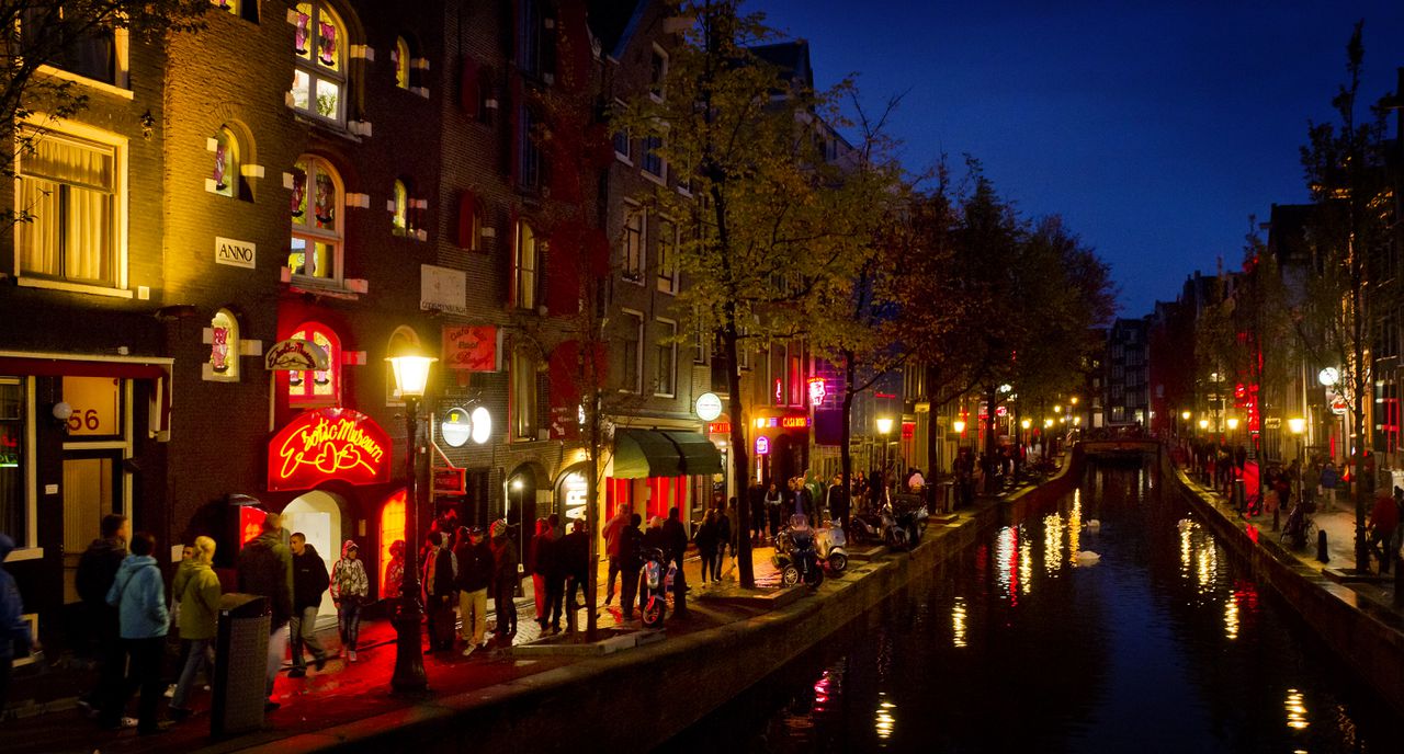 ‘Politie kan situatie Amsterdamse Wallen niet meer aan’ 