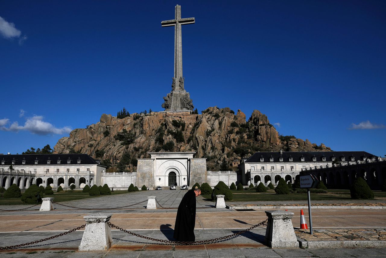Spanje begint met opgraven 128 slachtoffers burgeroorlog uit Franco’s voormalige mausoleum 