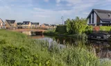 Grenzend aan natuurgebied de Blauwe Hel ligt een nieuwbouwwijk in Veenendaal-Oost. 