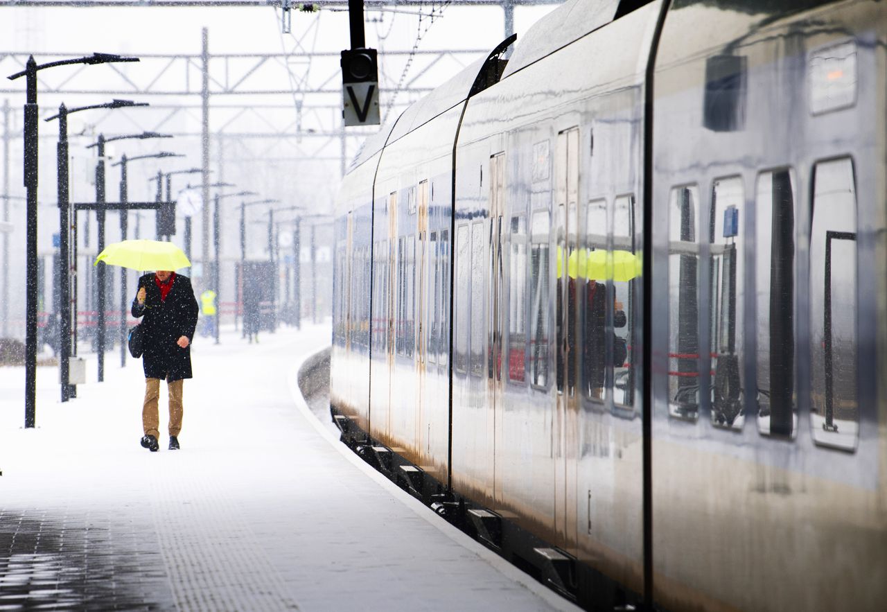 Minder treinen vanwege sneeuw, vooralsnog rustige ochtendspits 