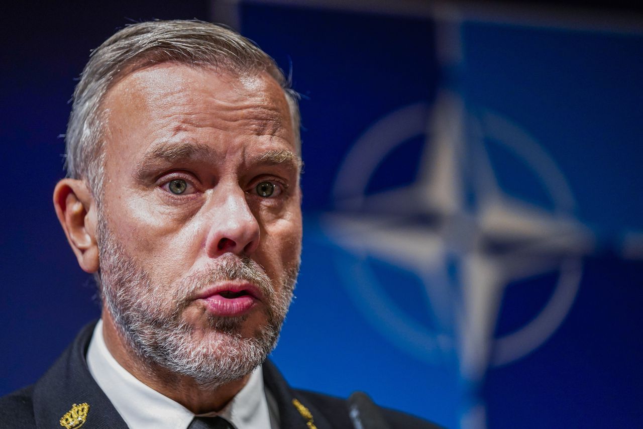 NAVO-topmilitair Rob Bauer: ‘We moeten voor Oekraïne toe naar een soort oorlogseconomie’ 