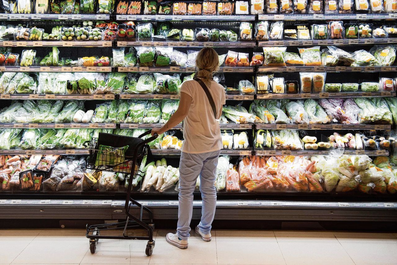 Plastic is de meest gebruikte verpakking voor voedingsmiddelen. In Nederlanden werken er 9.000 mensen in deze industrie.