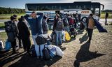 Vorig jaar zomer vertrokken vluchtelingen vanuit het aanmeldcentrum in Ter Apel per bus naar opvanglocaties.  Binnen enkele weken is er voor een paar duizend asielzoekers geen opvang meer beschikbaar.