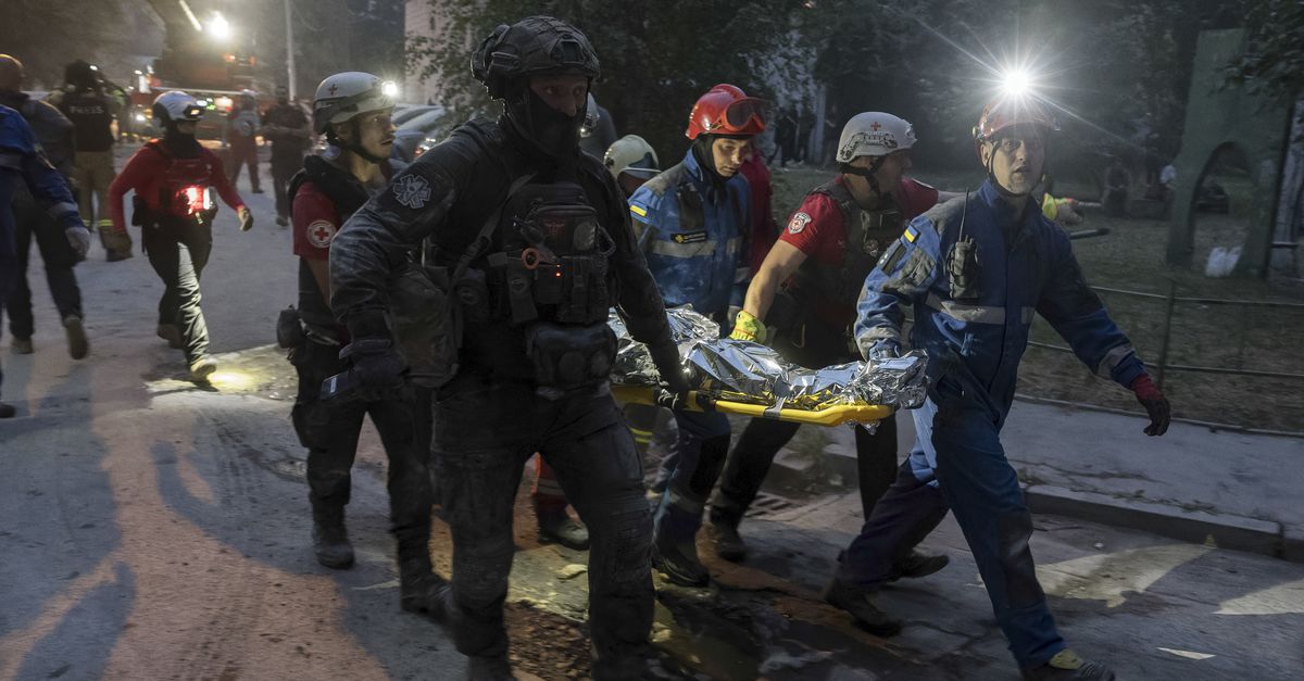Oekraïne wist volgens Zelensky geen enkele ballistische raket af te weren bij aanval op Kyiv, die 22 mensen het leven kostte