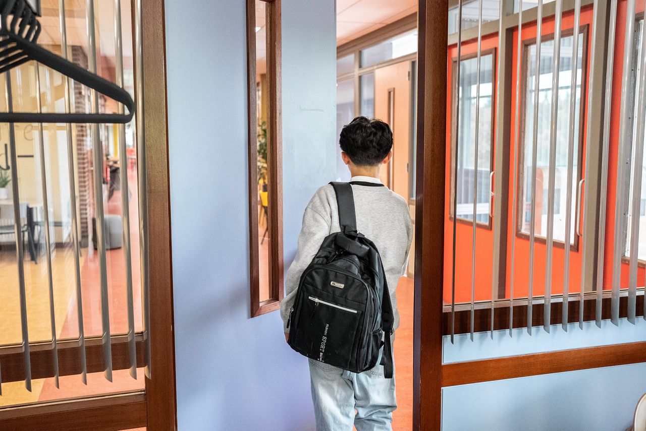 Voluntary School Trip Contributions Leave Entire Classes Missing Out in Netherlands