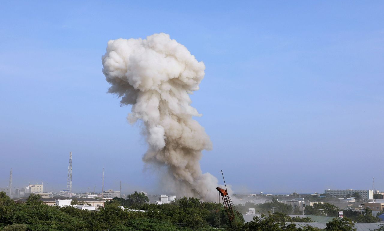 Ruim twintig doden door autobommen in Mogadishu 