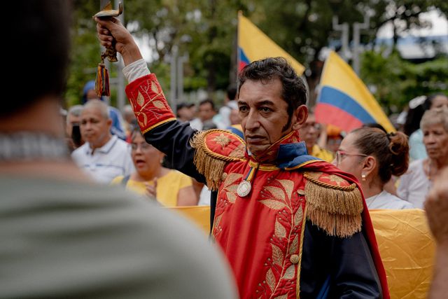 El actor y poeta Miguel Ángel Rodríguez Gutiérrez como Simón Bolívar.