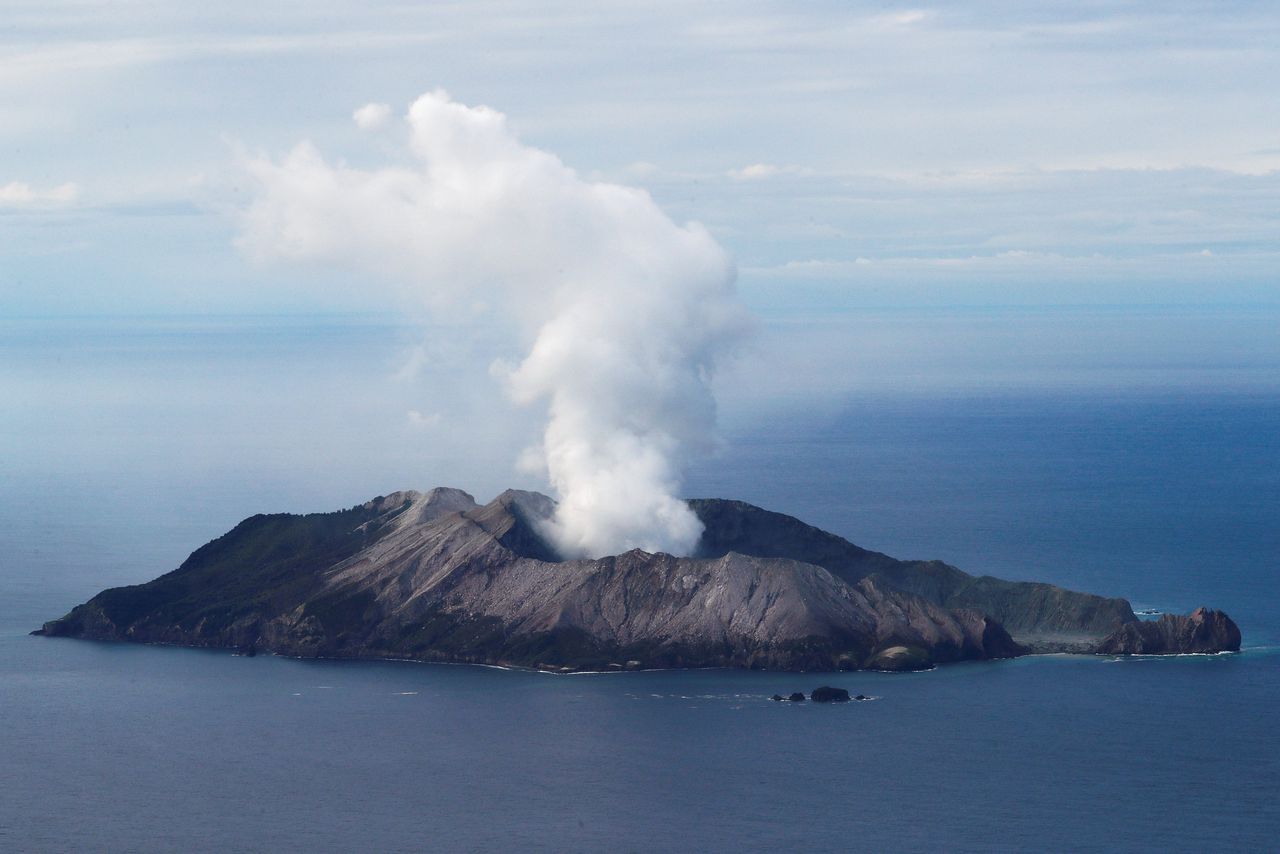 White Island, december 2019. 22 mensen kwamen om, 25 anderen raakten gewond door de eruptie.