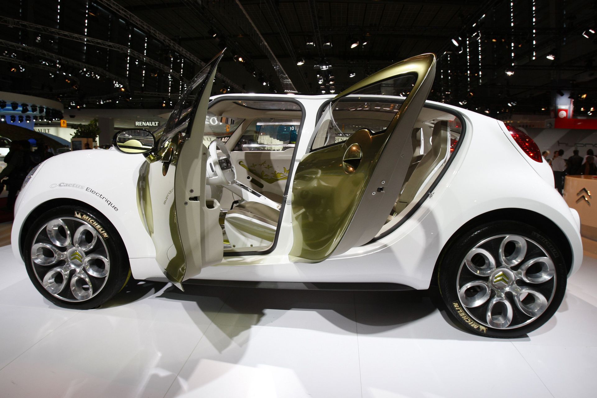 Auto l6. Auto l6