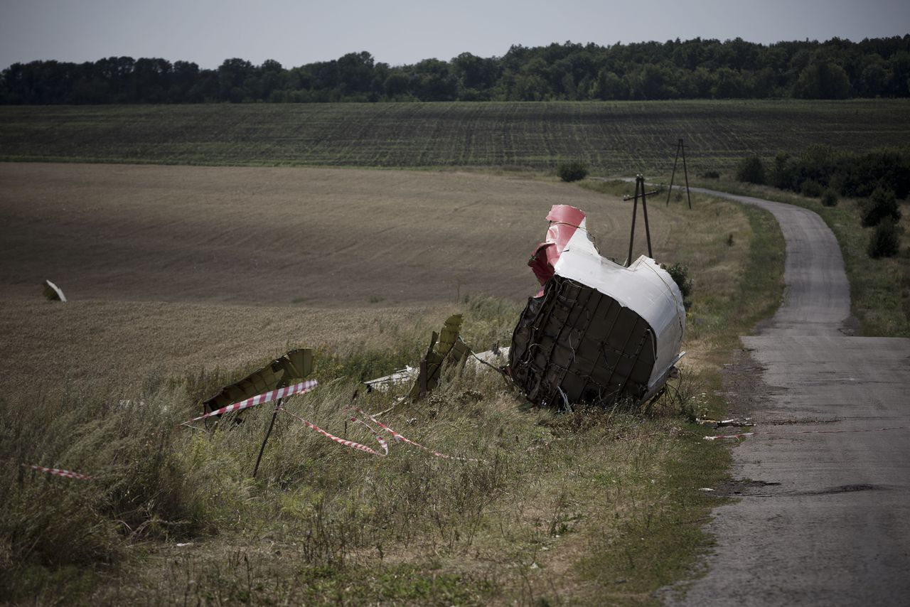 Onderdelen van de gecrashte vlucht MH17 van Malaysia Airlines in het oosten van Oekraïne.