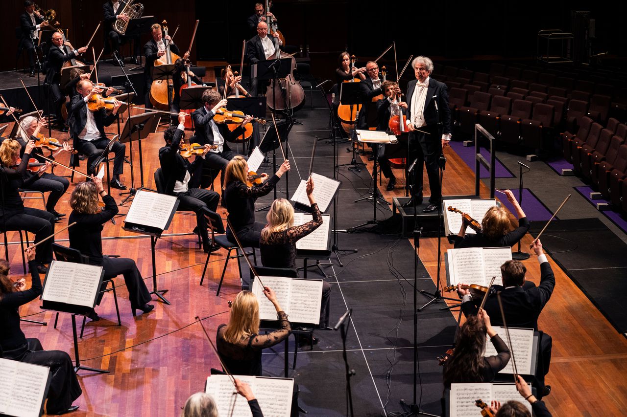 Dirigent Hartmut Haenchen debuteert bij het Noord Nederlands Orkest