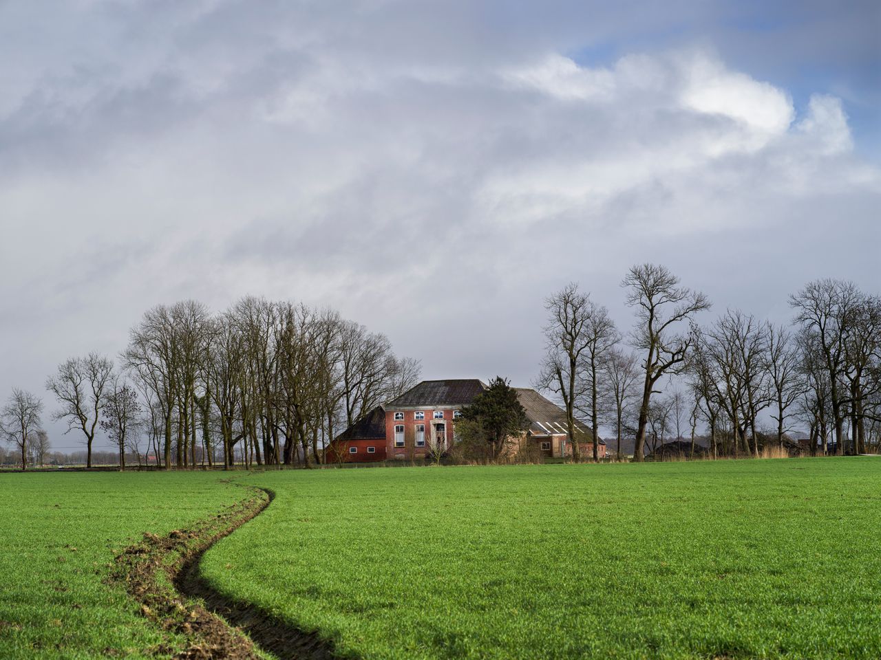 Hoe de krakkemikkige boerderij uit Hollands Hoop de omgeving verdeelt 