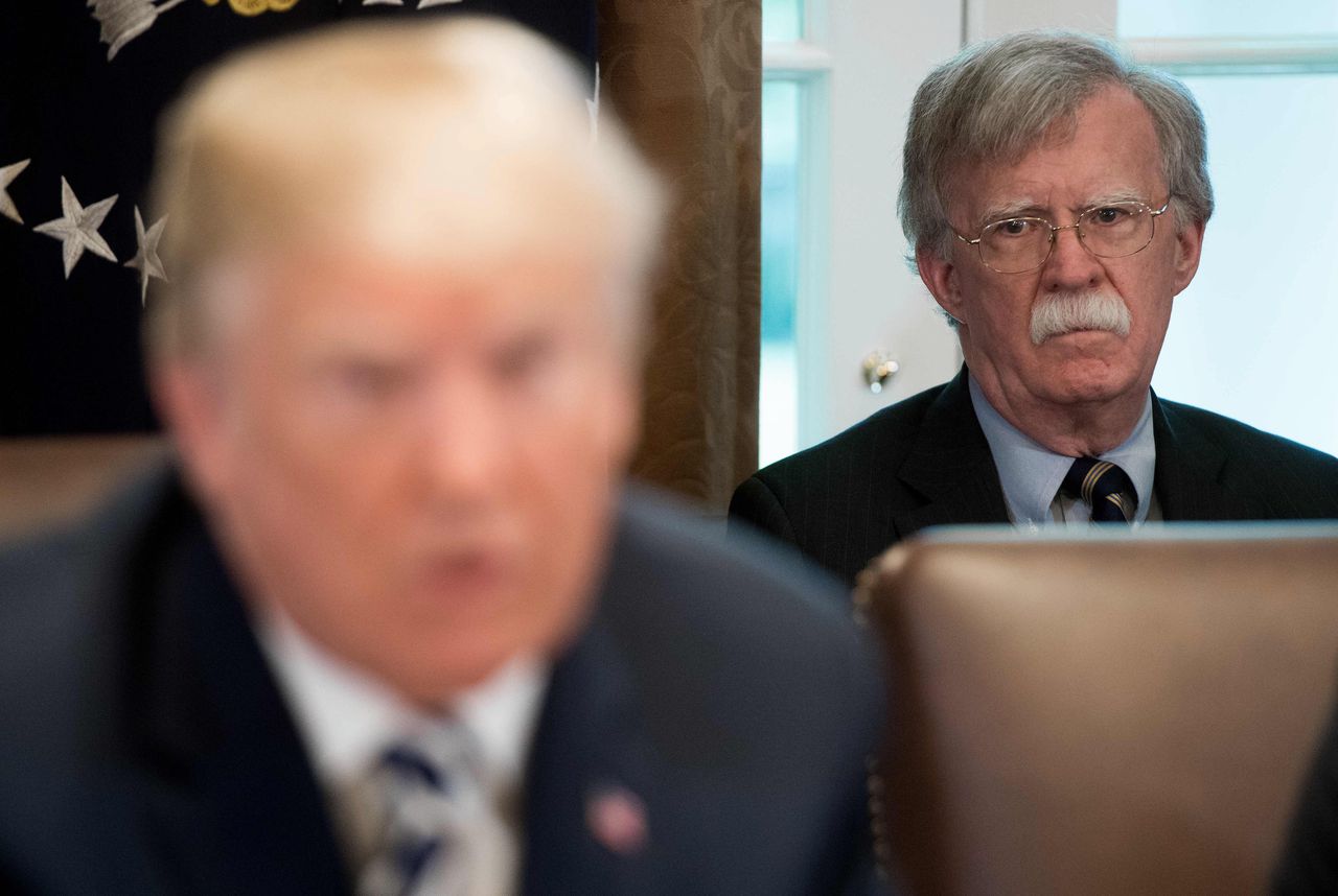 Trump en Bolton tijdens een vergadering in het Witte Huis in mei 2018.