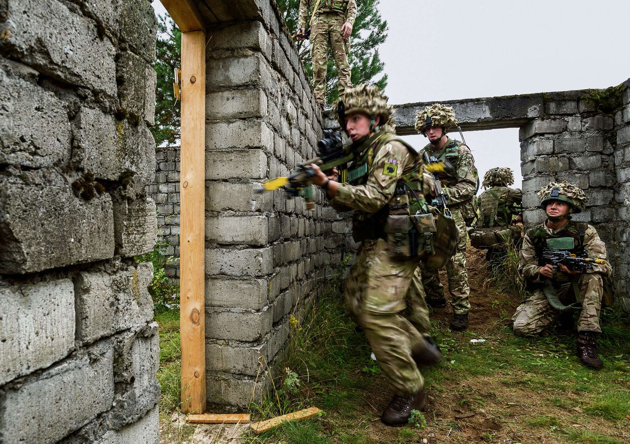 Britse militairen op oefening in Polen. Het Britse ministerie van Defensie gaf deze foto gisteren vrij.