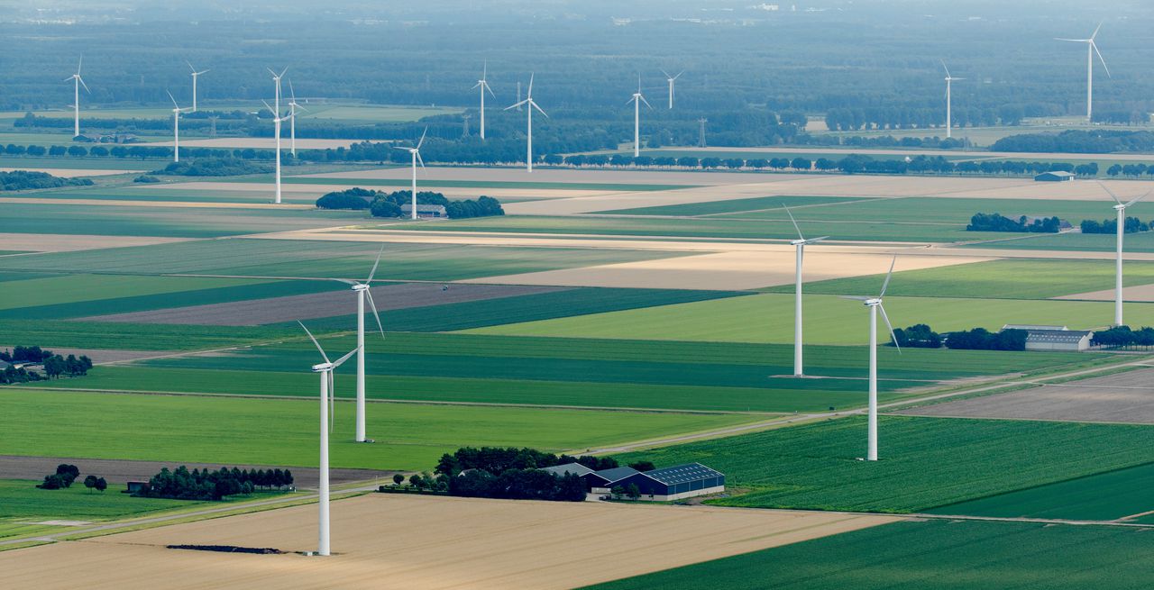 Het aandeel duurzame energie - bijvoorbeeld uit wind - moet in 2032 op 32 procent liggen.