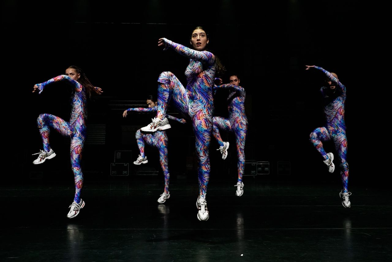 Beeld uit de dansvoorstelling ‘Reverberated Emissions’ tijdens het ICKFest van ICKAmsterdam.