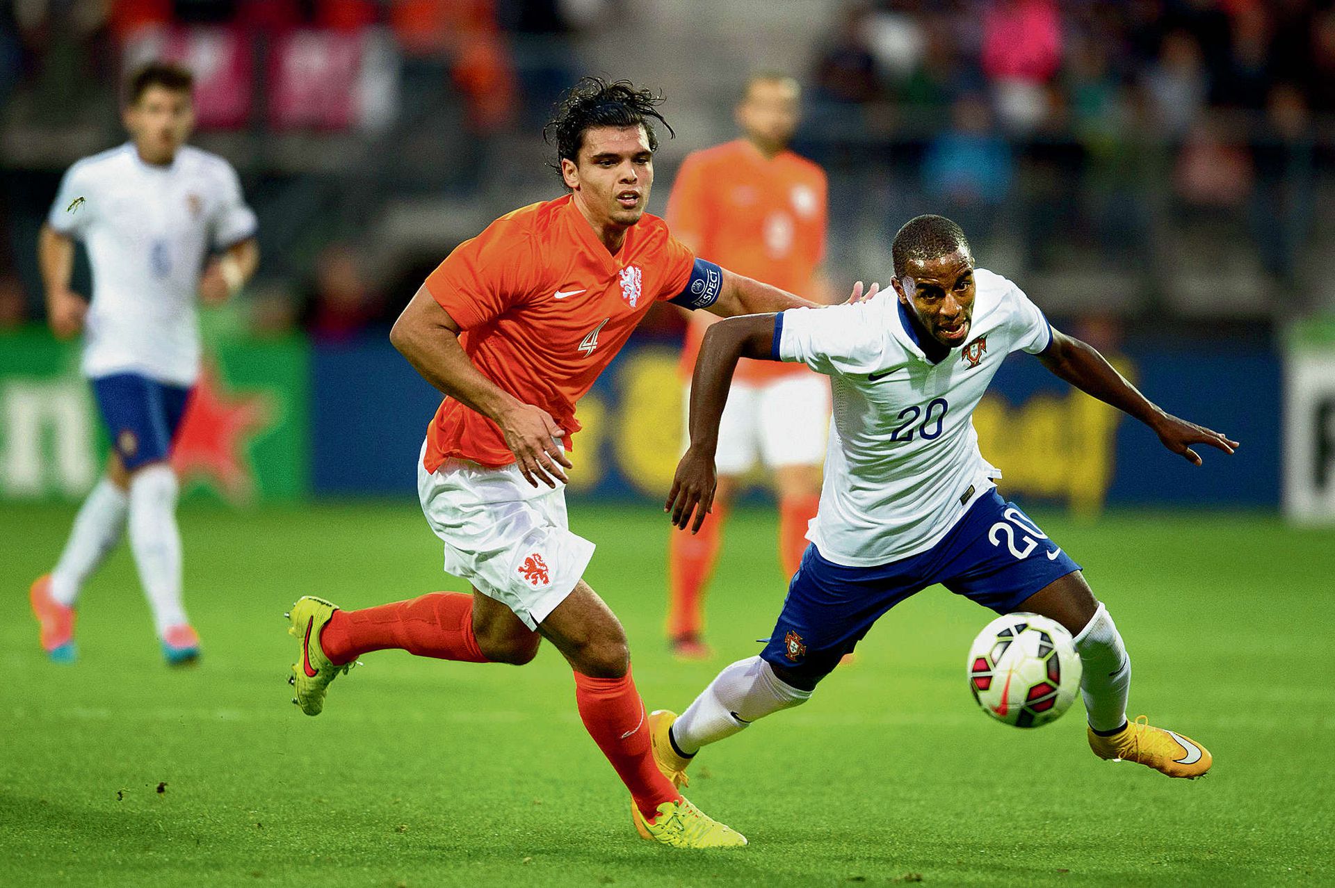 Темнокожие в сборной нидерландов. Бельгия нидерланды швейцария. Жерманс боада. Нидерланды швеция u21. Швеция голландия.