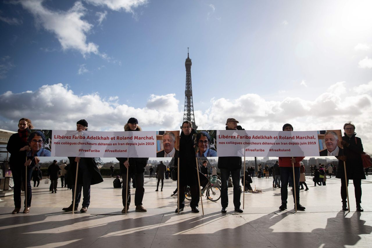 Begin februari eisten demonstranten in Parijs de vrijlating van Roland Marchal en Fariba Adelkhah.