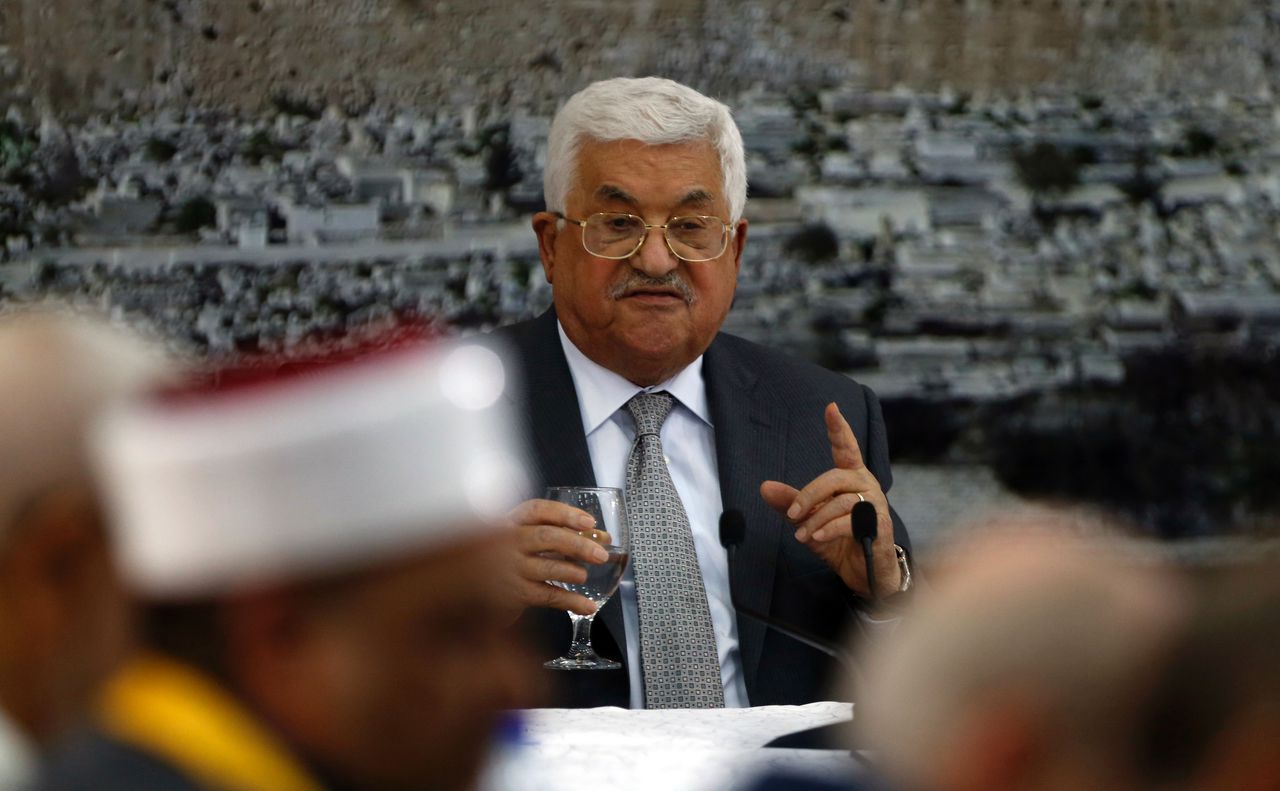 Mahmoud Abbas tijdens een toespraak vrijdagavond waarbij hij aankondigde dat alle communicatie met Israël opgeschort wordt.