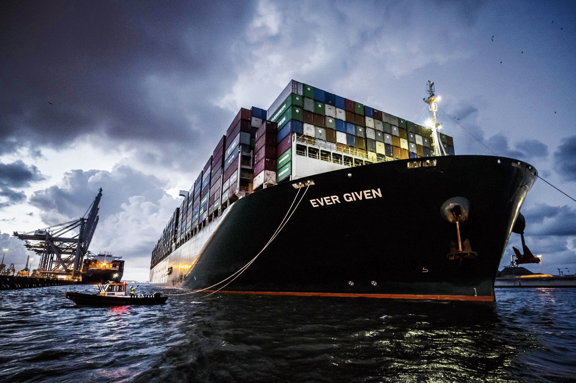 Wat zit er in de containers van de Ever Given? NRC