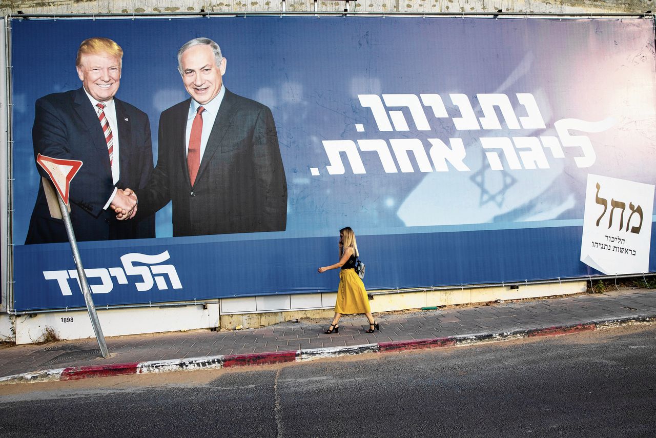Likud gebruikt de slogan ‘Netanyahu – een klasse apart’ om te laten zien dat hij zich onder de groten der aarde begeeft. De premier wil filmen in stembureaus met veel Palestijns-Israëlische kiezers.