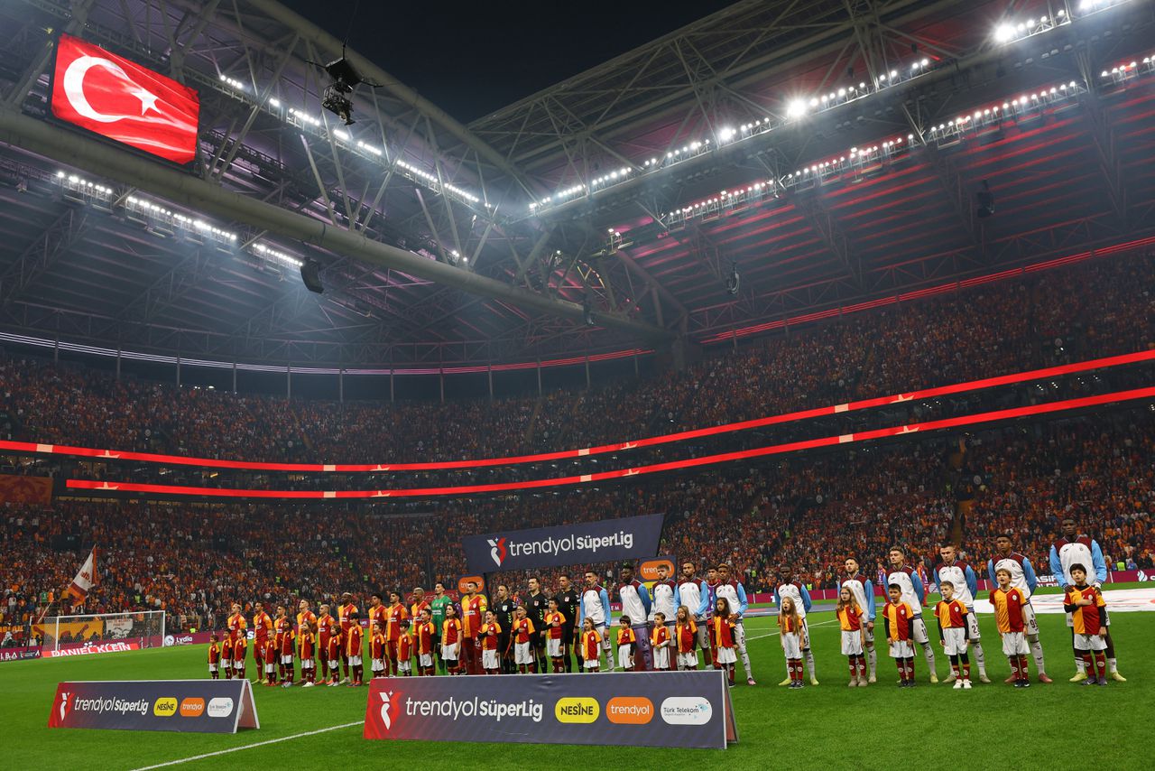 Turkey suspends one thousand footballers