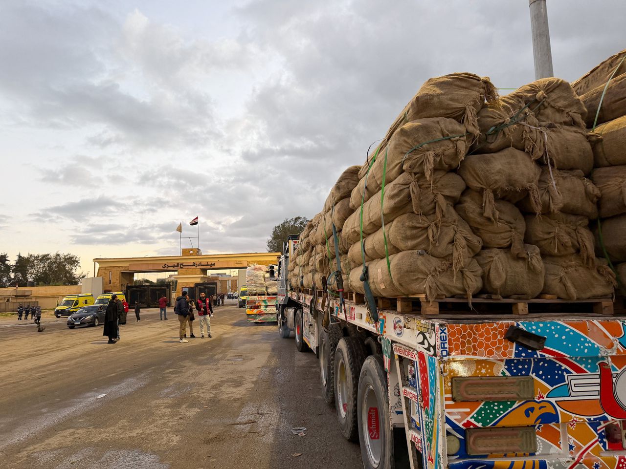 18 dead, Rafah transfers halted