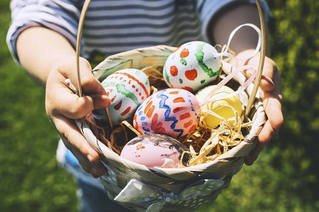 Wat vieren we ook alweer met Pasen? En hoe past de paashaas in dat verhaal? NRC gidst je door het paasweekend 