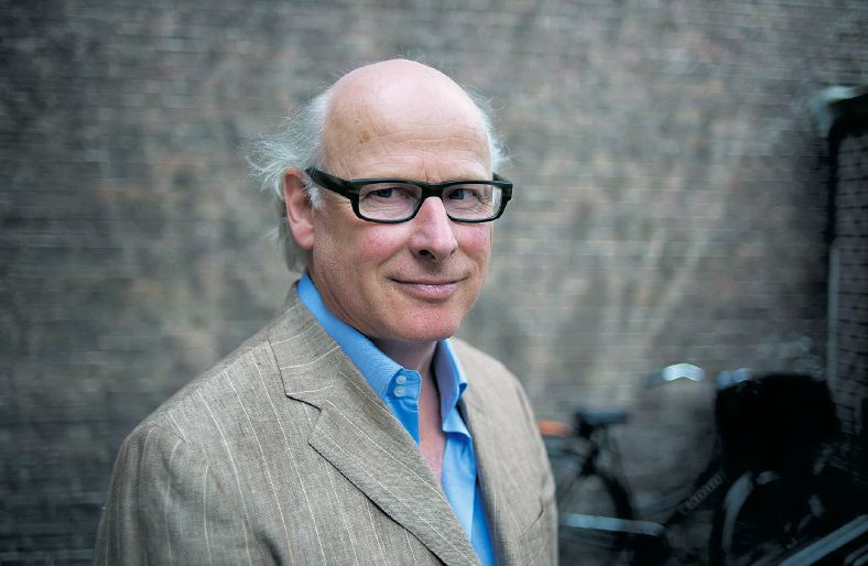 Oek de Jong opent reeks over de toekomst van de roman - NRC