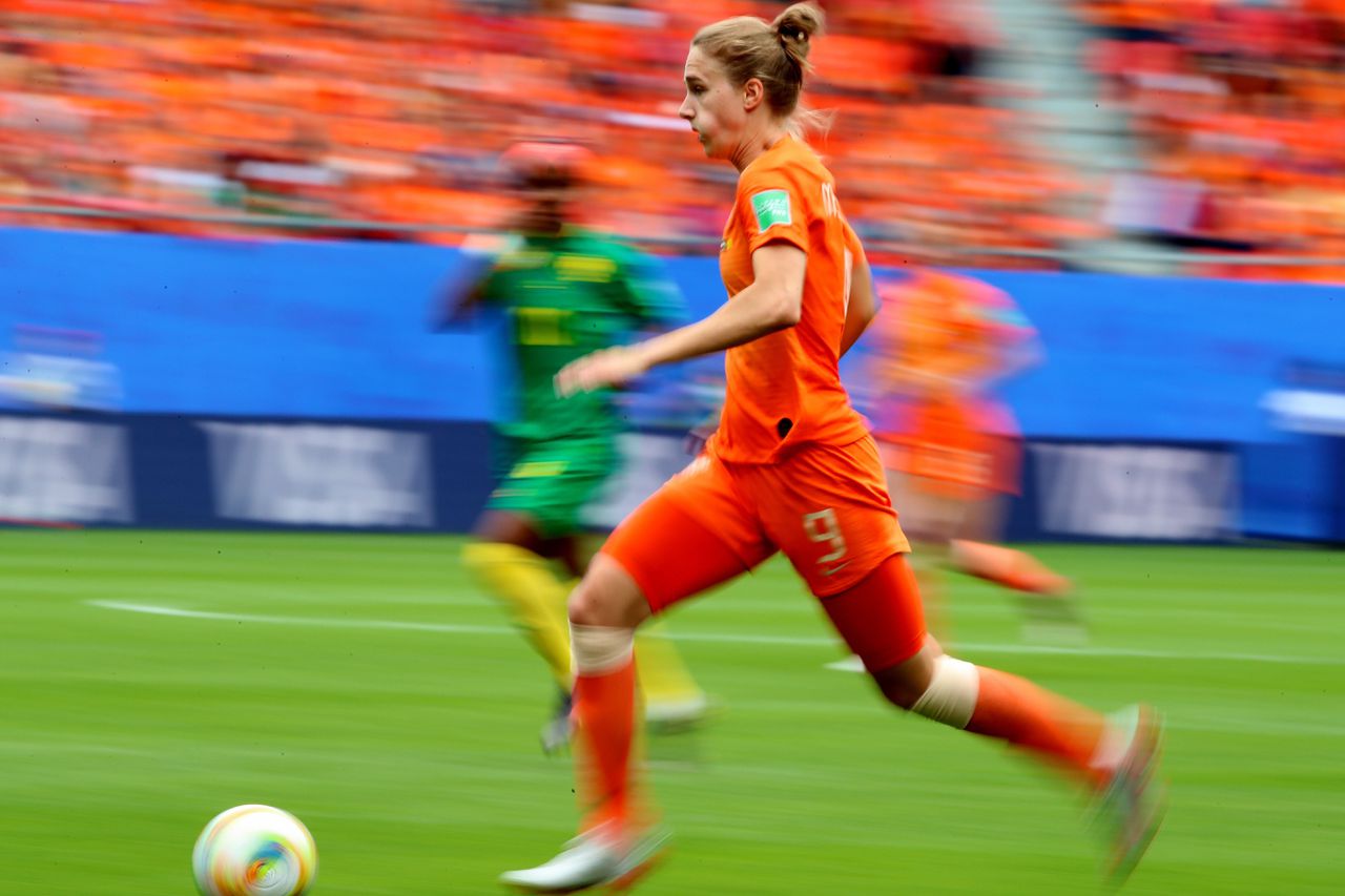 Vivianne scoorde het openingsdoelpunt tegen Kameroen en de 3-1.