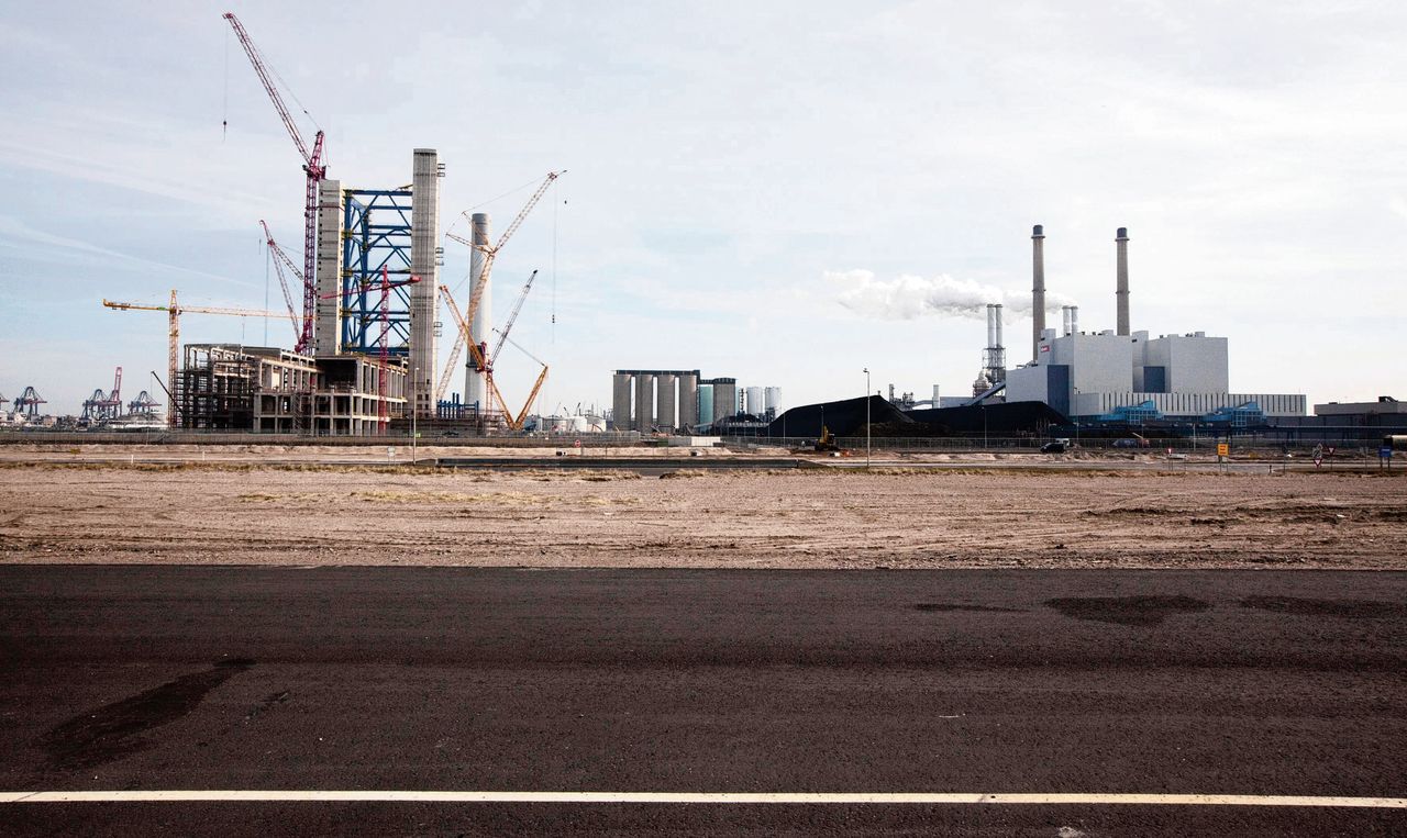 E.ON bouwde op de Maasvlakte een kolencentrale (2010), naast de bestaande.