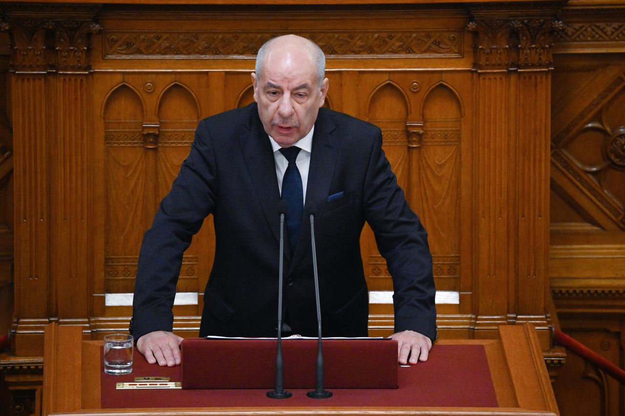 Hungarian President Sulyok signs amendment removing him from office
