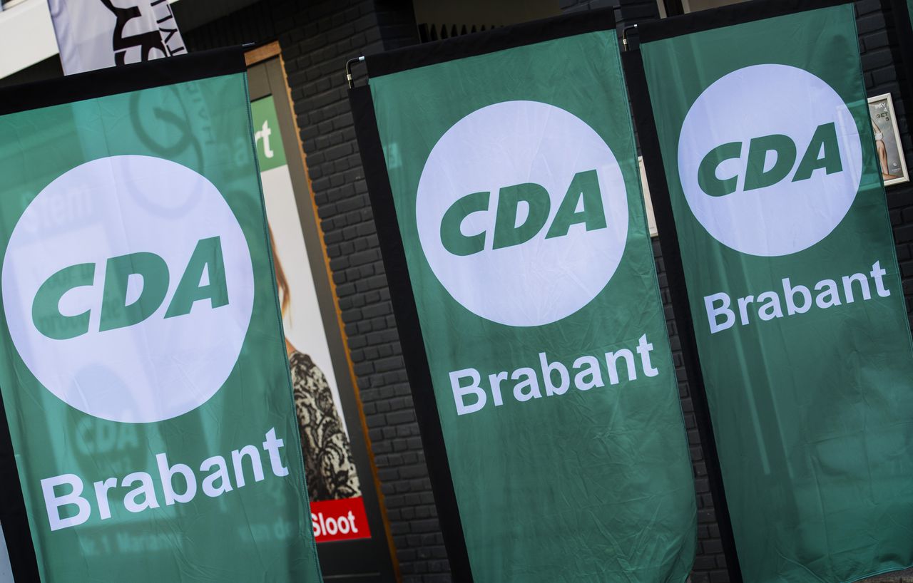 Het CDA-logo op vlaggen tijdens de campagne in aanloop naar de Provinciale Statenverkiezingen.