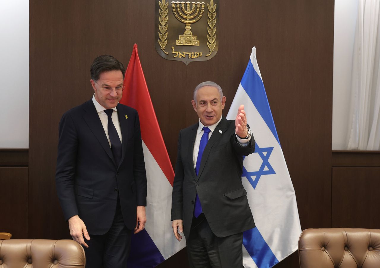 Oud-ambassadeurs vragen regering harder op te treden tegen Israël 