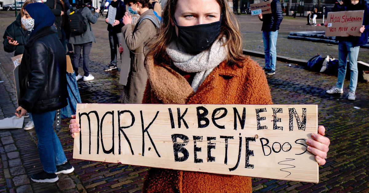 Corona-commissie verhoort oud-minister Arie Slob en scholierenvoorzitter Nienke Luijckx