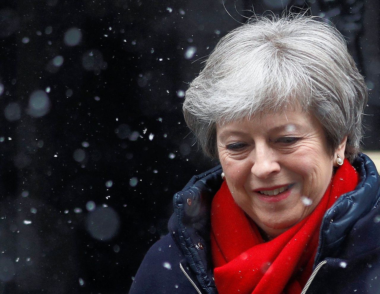 Premier May voelt Brussels mes op