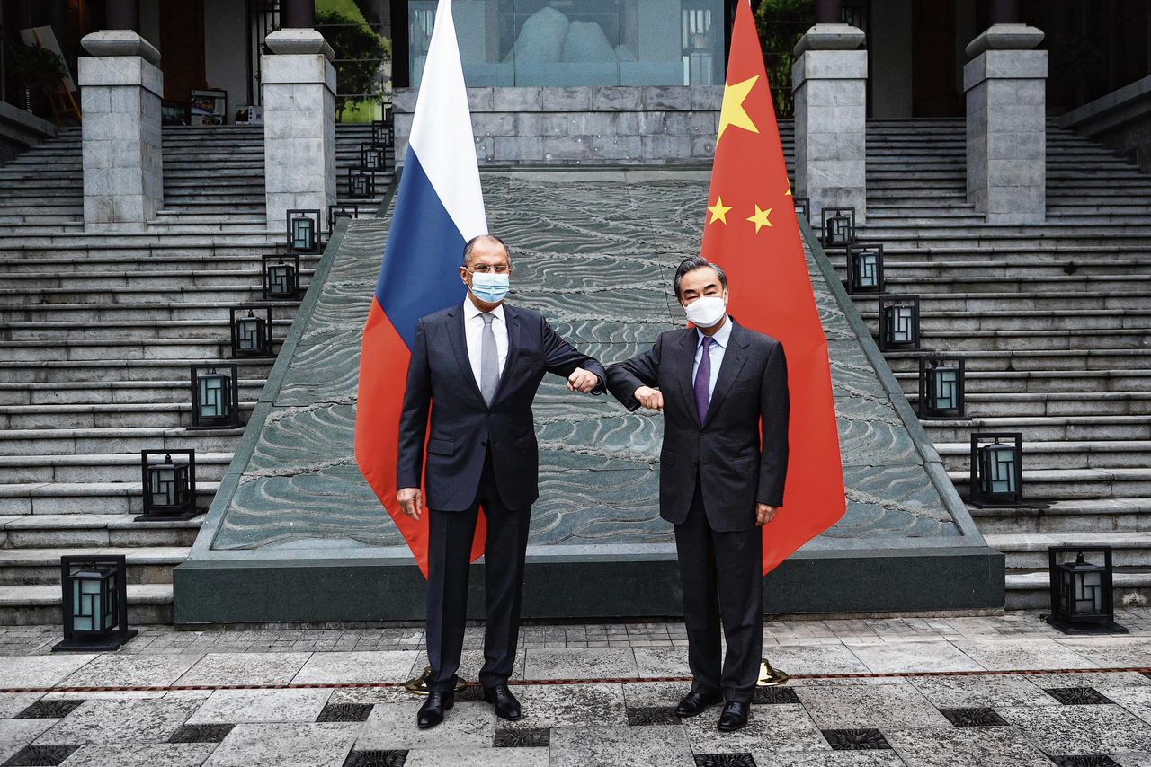 Zowel economisch als diplomatiek vinden Rusland en China elkaar, terwijl de betrekkingen met de EU zijn 'verwoest' 