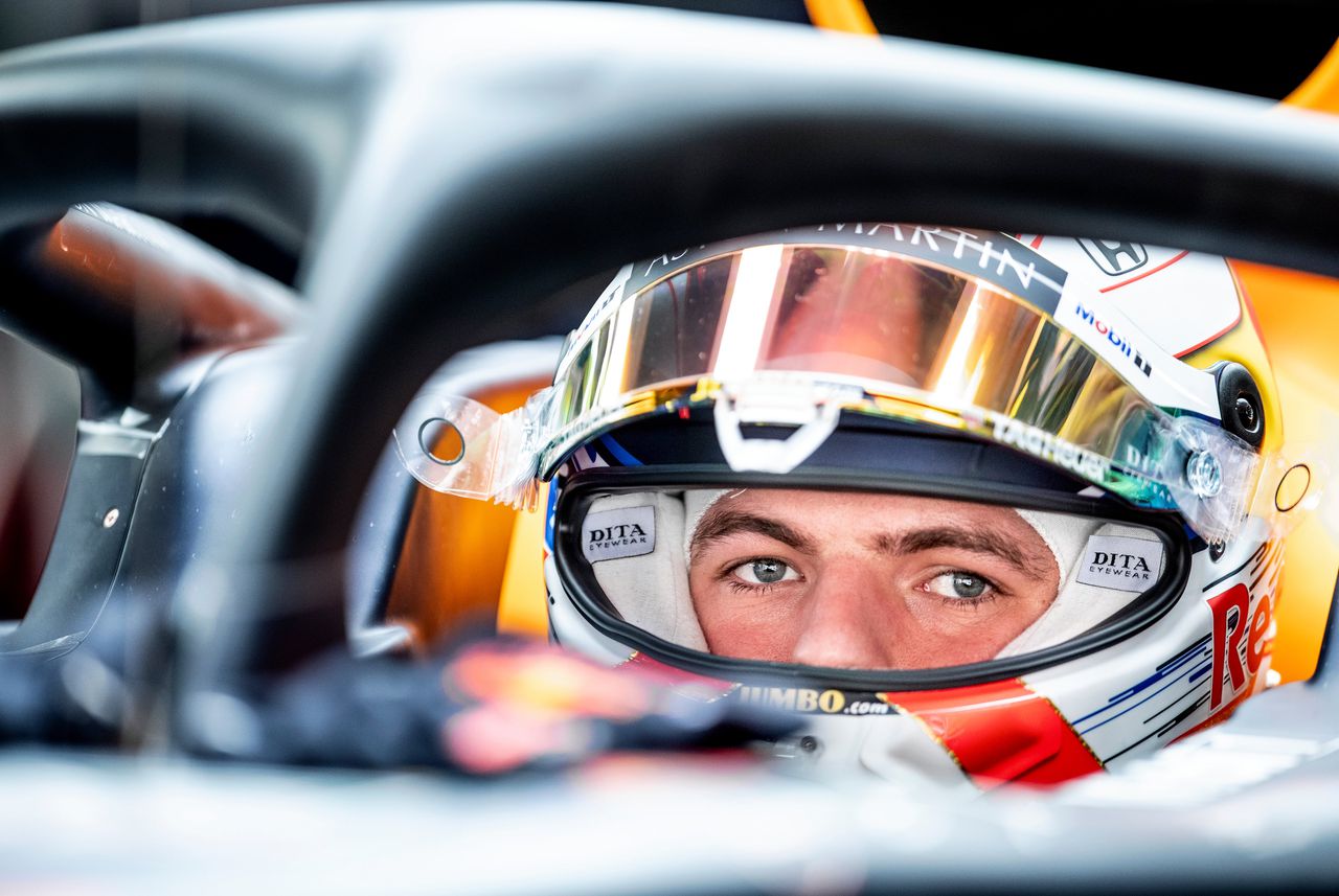 Max Verstappen in zijn Red Bull-racewagen.