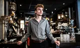 Rick in La Niche, het restaurant in Apeldoorn waar hij werkt.