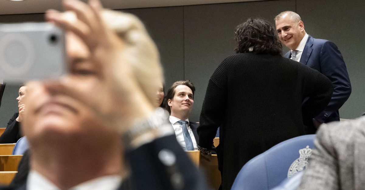 Zeven PVV’ers stappen op uit onvrede over de partij, maar Wilders ‘stopt nooit’