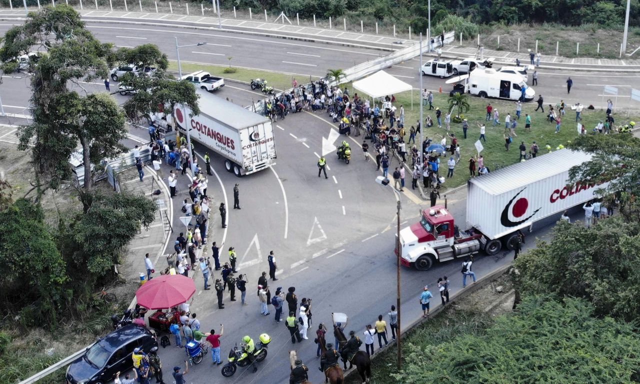 Een luchtfoto van de in de Colombiaanse grensstad aangekomen hulpgoederen.