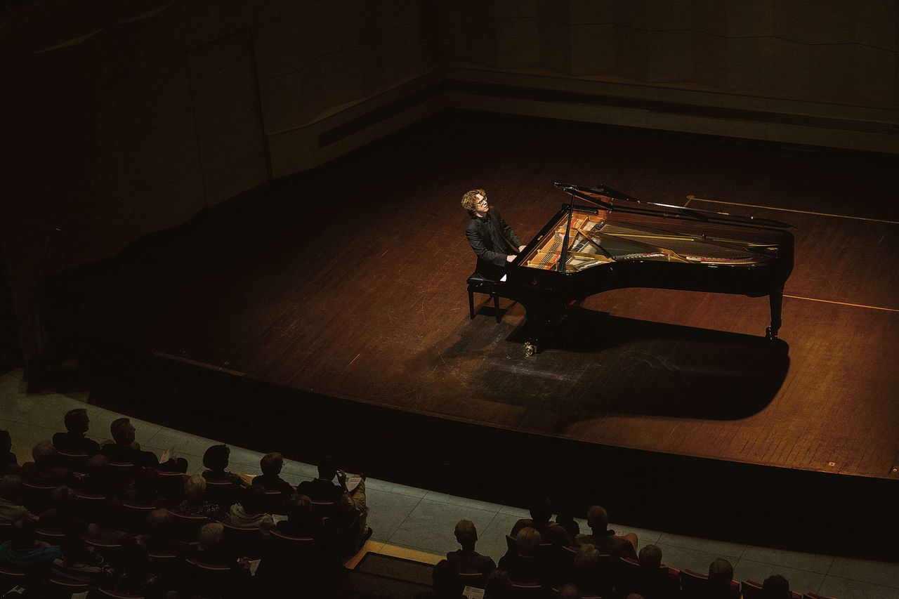 Hannes Minnaar gaf gisteravond een recital in de Rotterdamse Doelen bij de presentatie van zijn nieuwe cd.