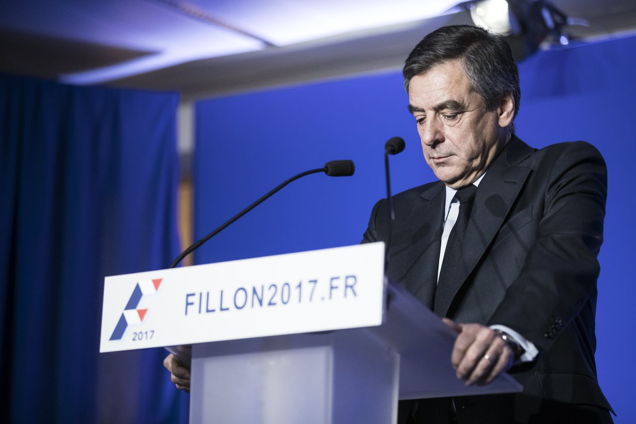 Presidentskandidaat Fillon officieel beschuldigd van fraude 