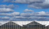 Shift some flying routes and hup: suddenly there is room for a new noise -free city at Schiphol. Is it really that simple?