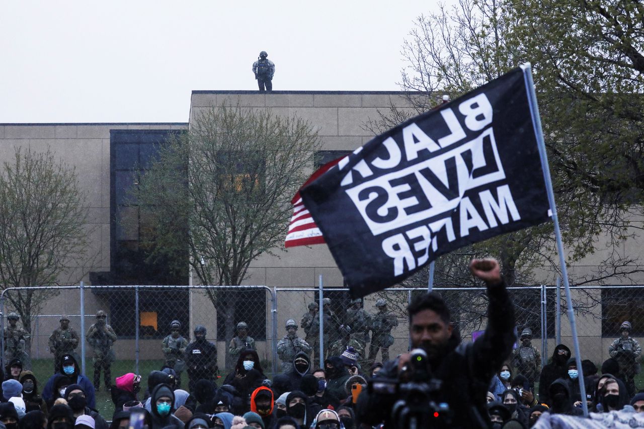 Agent die Wright doodschoot vertrekt na nachtenlang protest Minneapolis
