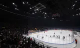 De Santagiulia Ice Hockey Arena in Milaan tijdens het test-event op zaterdag 10 januari dat eigenlijk  al in december had moeten plaatsvinden.