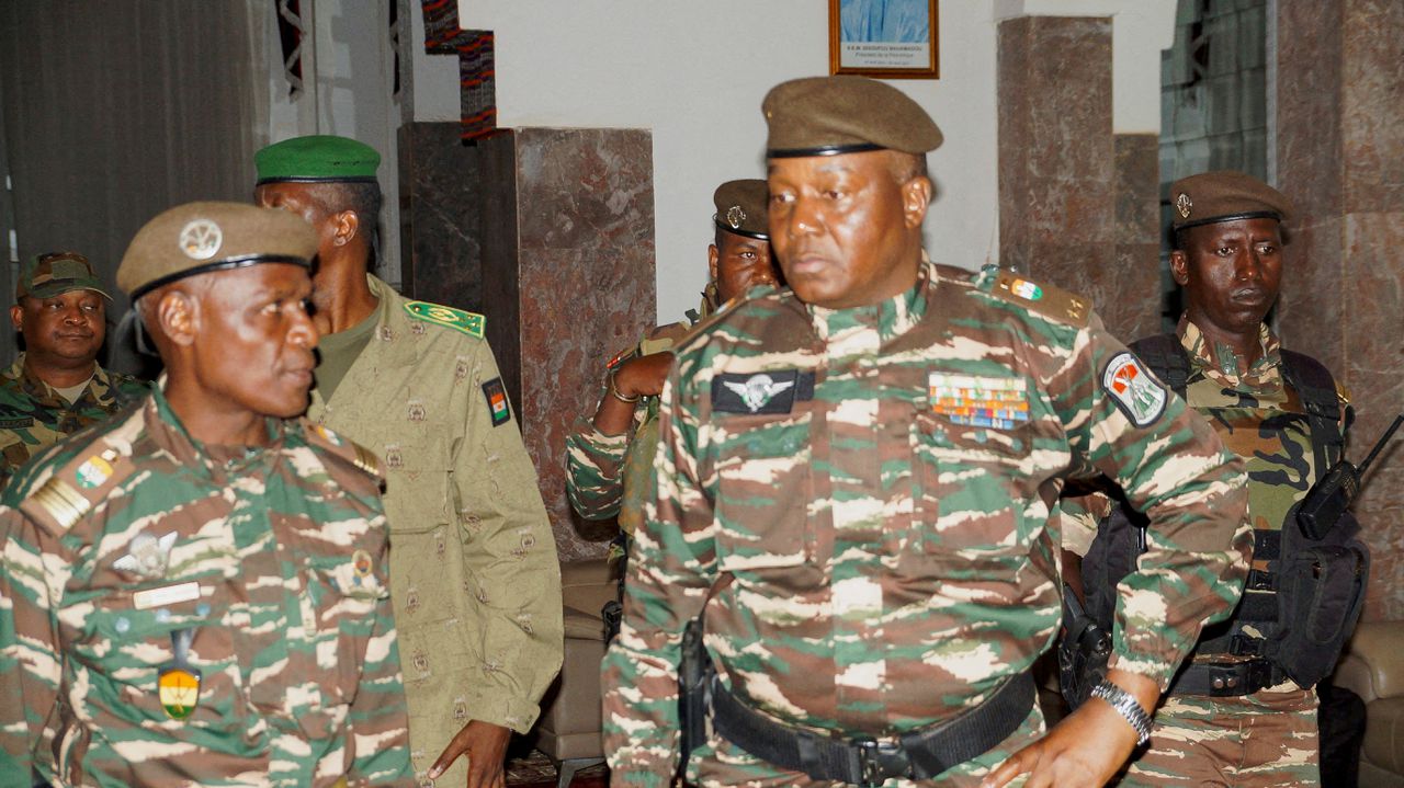 Ecowas-delegatie sprak in Niger met militaire junta en Nigerese president Bazoum 